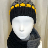 Cappello e scaldacollo nero/grigio/giallo CAPOCUBO misto lana con pom pon