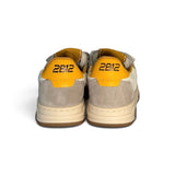 Sneakers 2B12 in pelle bianca/gialla e suede grigio chiaro con velcri