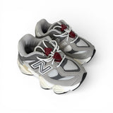 Sneakers ginniche NEWBALANCE 9060 grigie con laccio elastico