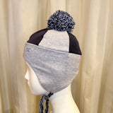 Cappello peruviano grigio/navy CAPOCUBO in felpa di cotone con pom pon