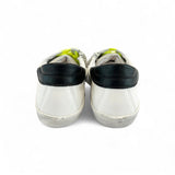 SNEAKERS DIANETTI in pelle bianca, suede grigio perla e dettagli giallo fluo