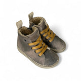 Polacchino PANCHIC in suede tortora con lacci, cerniera e fodera in pelliccia "orsetto"