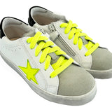 SNEAKERS DIANETTI in pelle bianca, suede grigio perla e dettagli giallo fluo