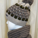 Cappello e scaldacollo beige/tortora/verde CAPOCUBO misto lana con pom pon