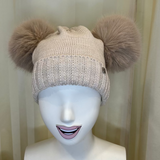 Cappello beige GIO HIGUAMY misto lana con doppio pompon in volpe ecologica