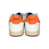 Sneakers 2B12 in pelle bianca e arancio fluo con lacci