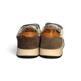 Sneakers 2B12 in pelle bianca/cuoio e suede testa di moro con velcri
