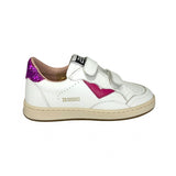 Sneakers 2B12 in pelle bianca, dettagli in pelle e glitter fuxia con velcri