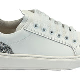 SNEAKERS DIANETTI  in pelle bianca glitter argento con lacci in tulle e zip laterale