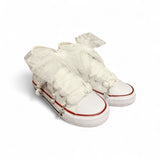 Sneakers QUICKAS alte in tela di cotone bianco con lacci in tulle e charms in metallo