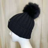 Cappello nero GIO HIGUAMY misto lana a coste con pompon in volpe ecologica