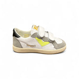 SNEAKERS 2B12 in pelle bianca e suede grigio, dettaglio lime fluo con velcri