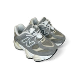 Sneakers ginniche NEWBALANCE 9060 grigie con laccio elastico