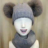 Cappello grigio GIO HIGUAMY misto lana con doppio pompon in volpe ecologica